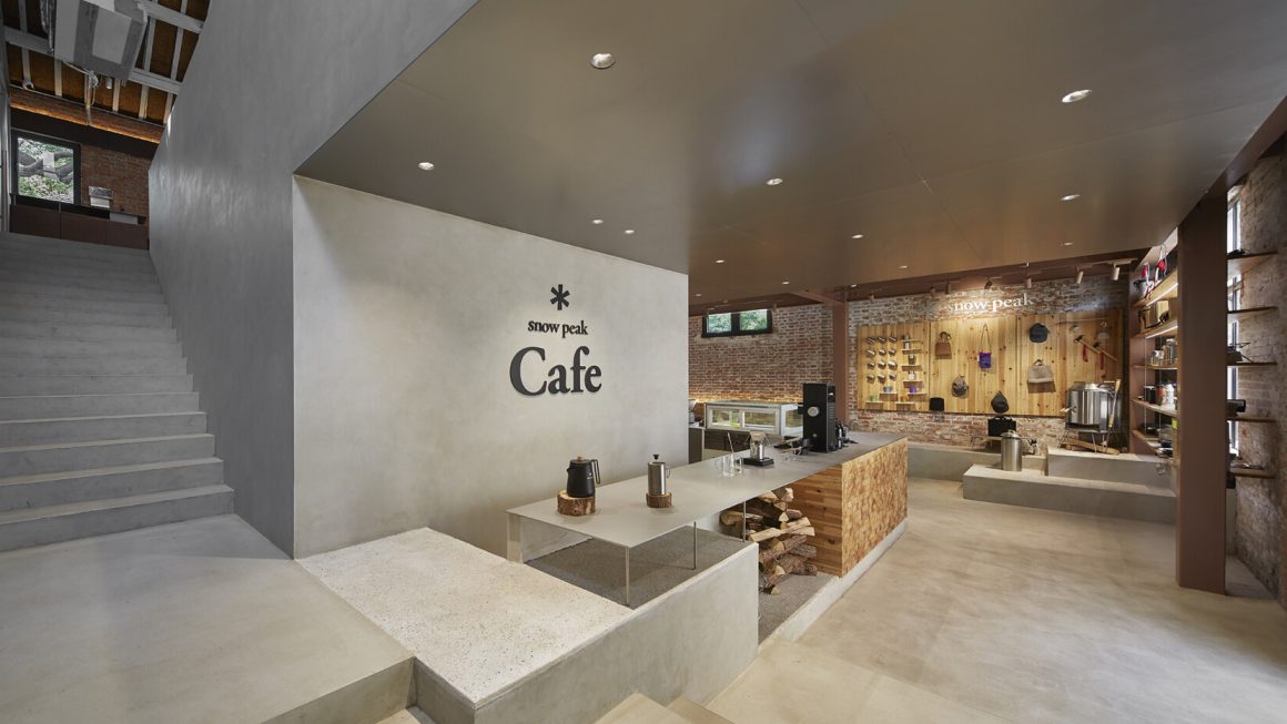 Before and After – A Renovated 1950s Red-Brick Warehouse Turned Into A Cafe